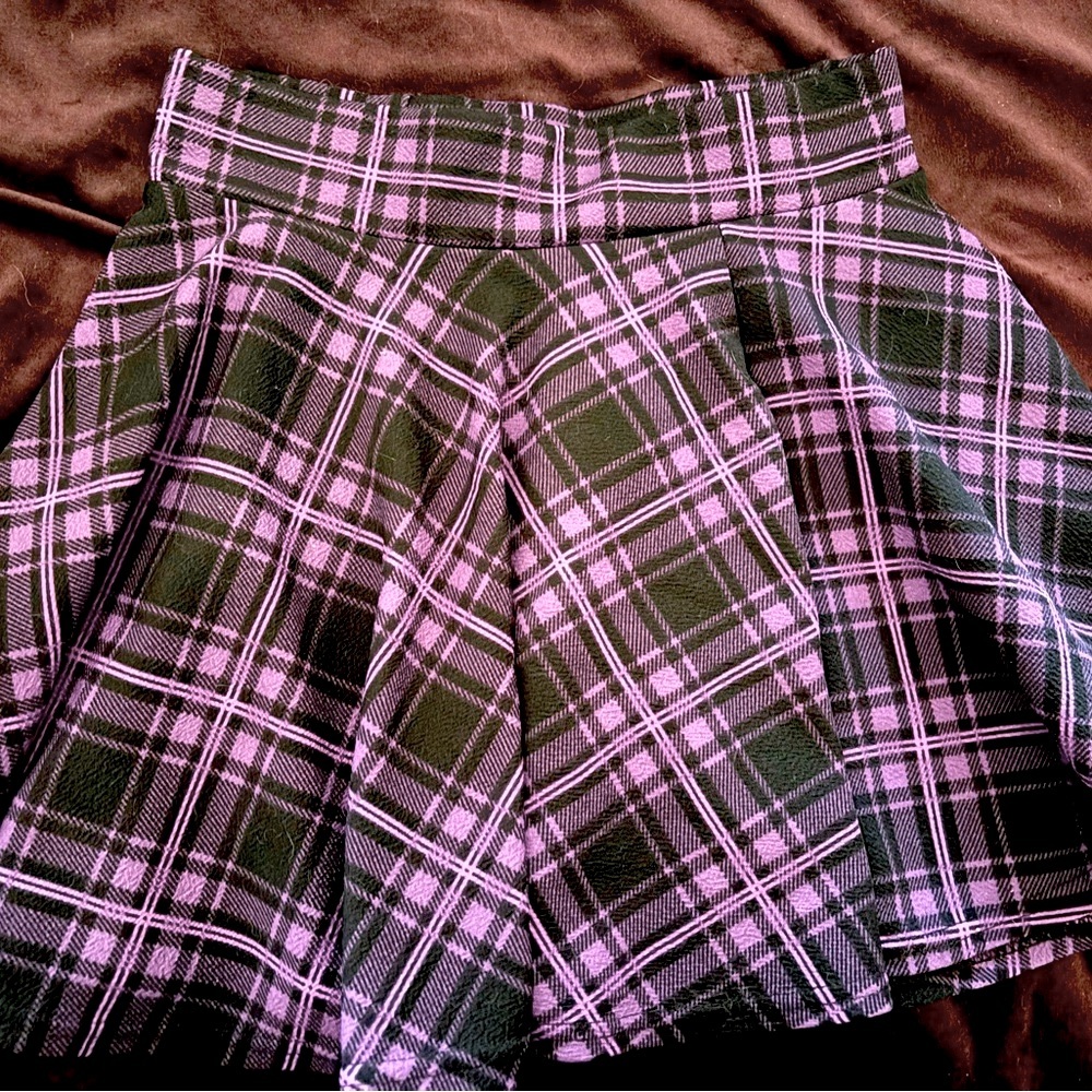Black and purple plaid skater skirt, S